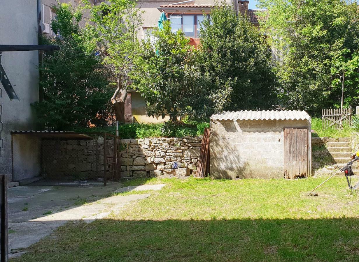 Apartman Kyra Pula Exterior foto